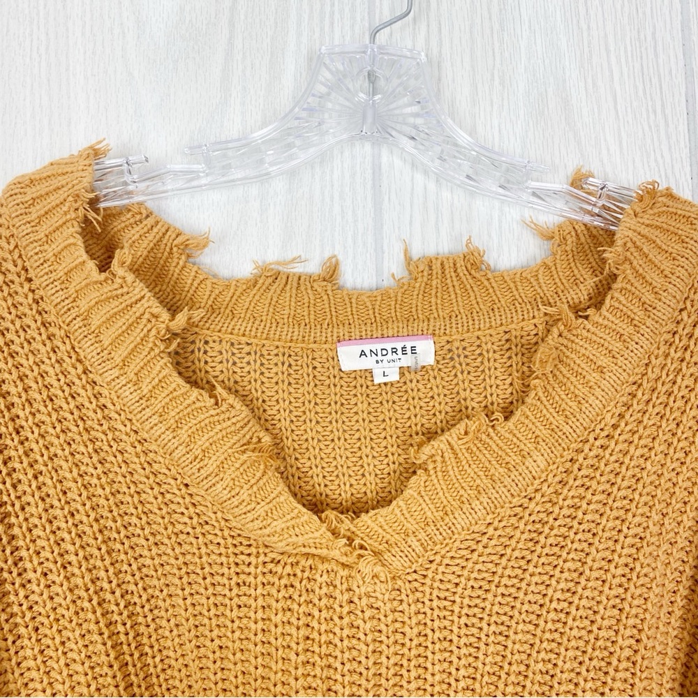 Andree by Unit | Mustard Yellow Knit Frayed V-Neck Pullover Sweater Size Large - Picture 9 of 14